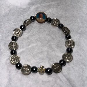 Decade Rosary Bracelet in Hematite 7 mm with Zamac Medals & Pic of Pope.  Clean.